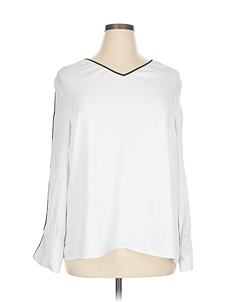 Pre-owned Chico's Long Sleeve Blouse In White