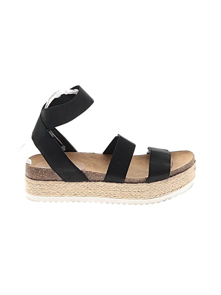 Pre-owned Madden Girl Sandals In Black