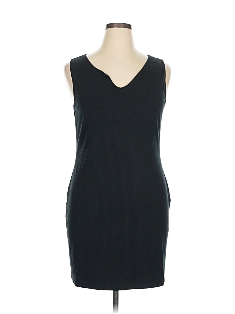 Pre-owned Venus Cocktail Dress In Black
