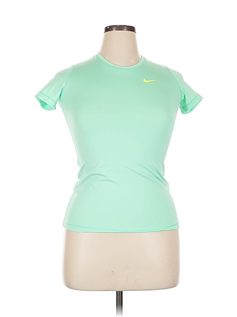 Pre-owned Nike Active T-shirt In Green