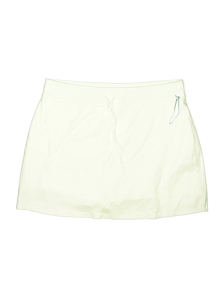 Pre-owned Lizwear By Liz Claiborne Skort In White