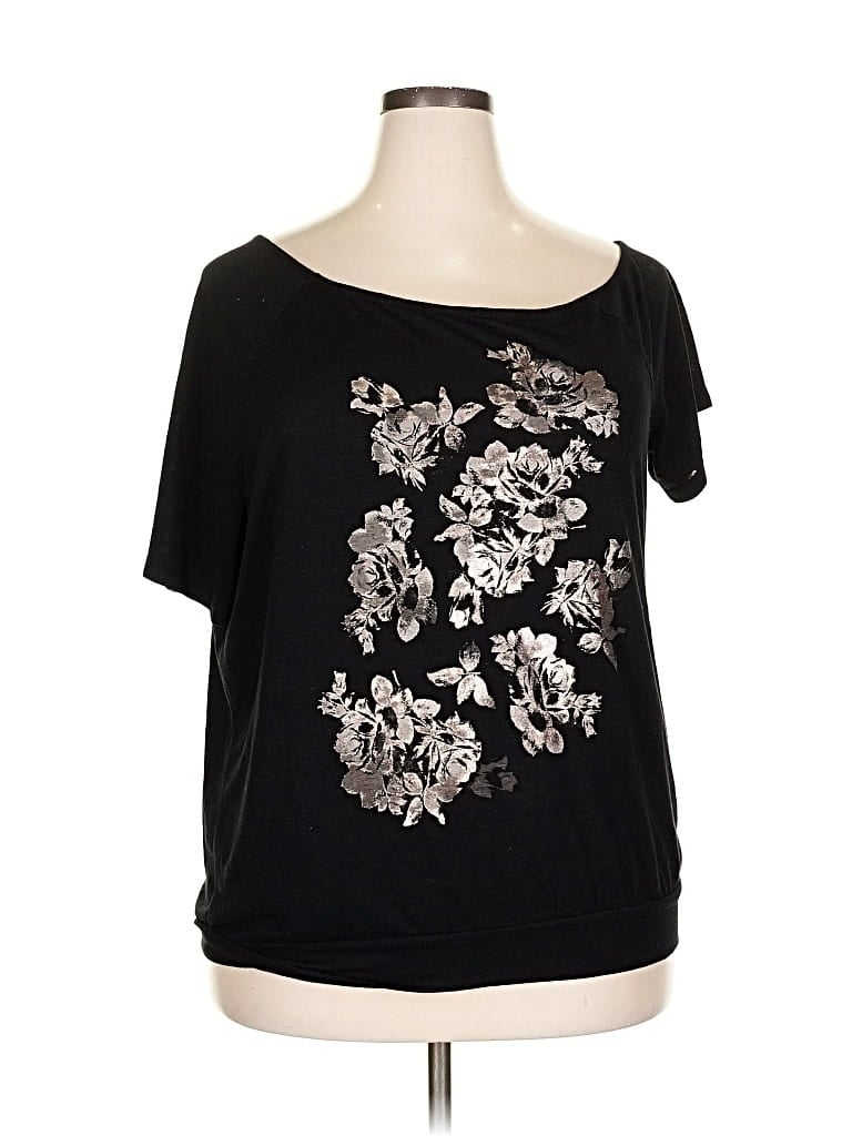 Pre-owned Torrid Short Sleeve Top Black Scoop Neck Tops