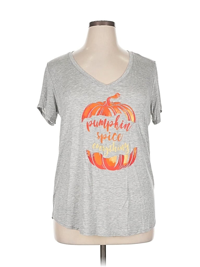 Pre-owned Charming Charlie Short Sleeve T-shirt In Gray