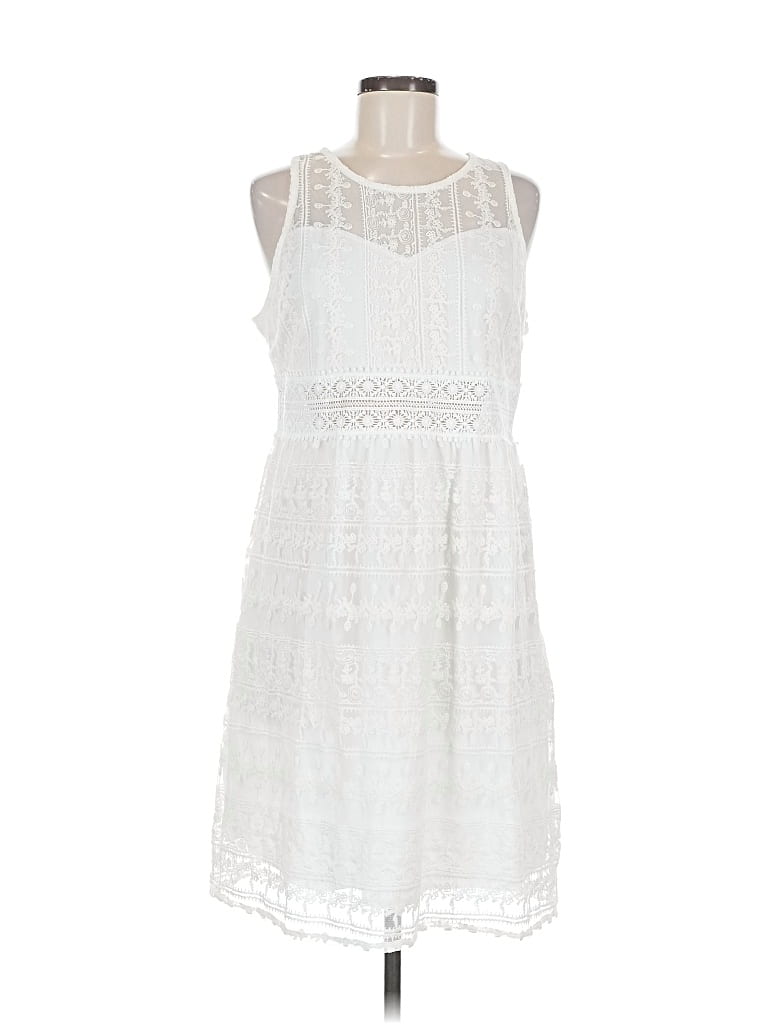 Pre-owned Suzanne Betro Casual Dress In White