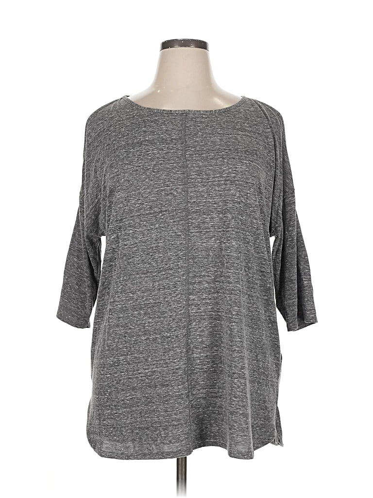 Pre-owned Capsule 3/4 Sleeve T-shirt In Gray