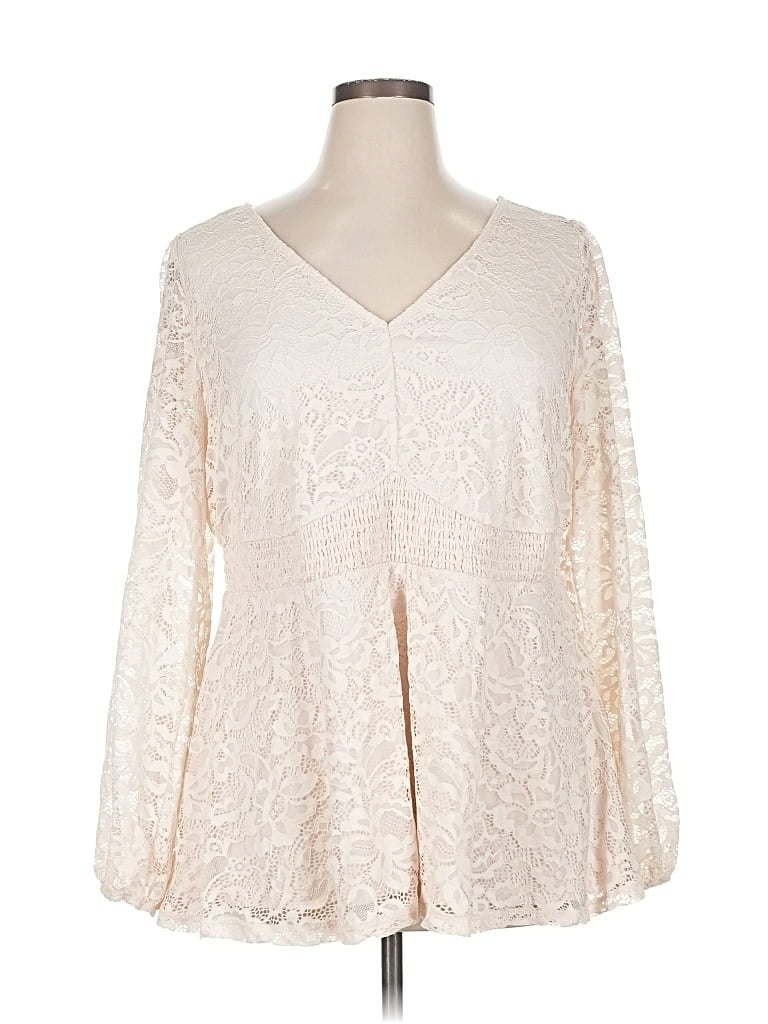 Pre-owned Torrid Long Sleeve Blouse In White