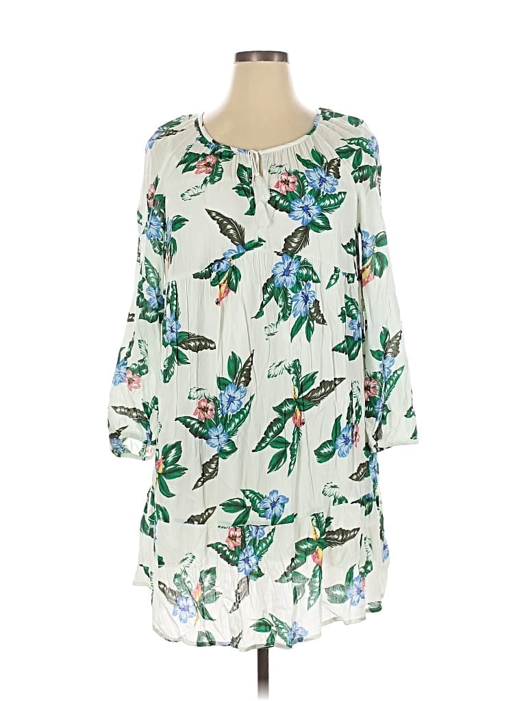 Pre-owned Old Navy Casual Dress In White