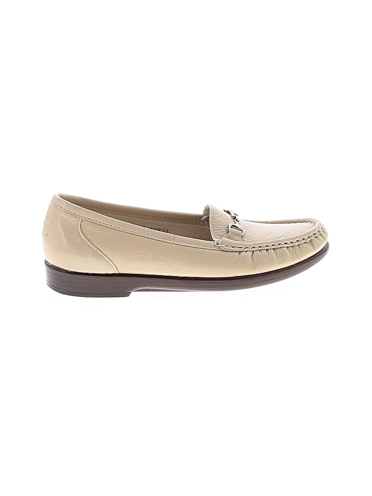 Pre-owned Sas Flats In White