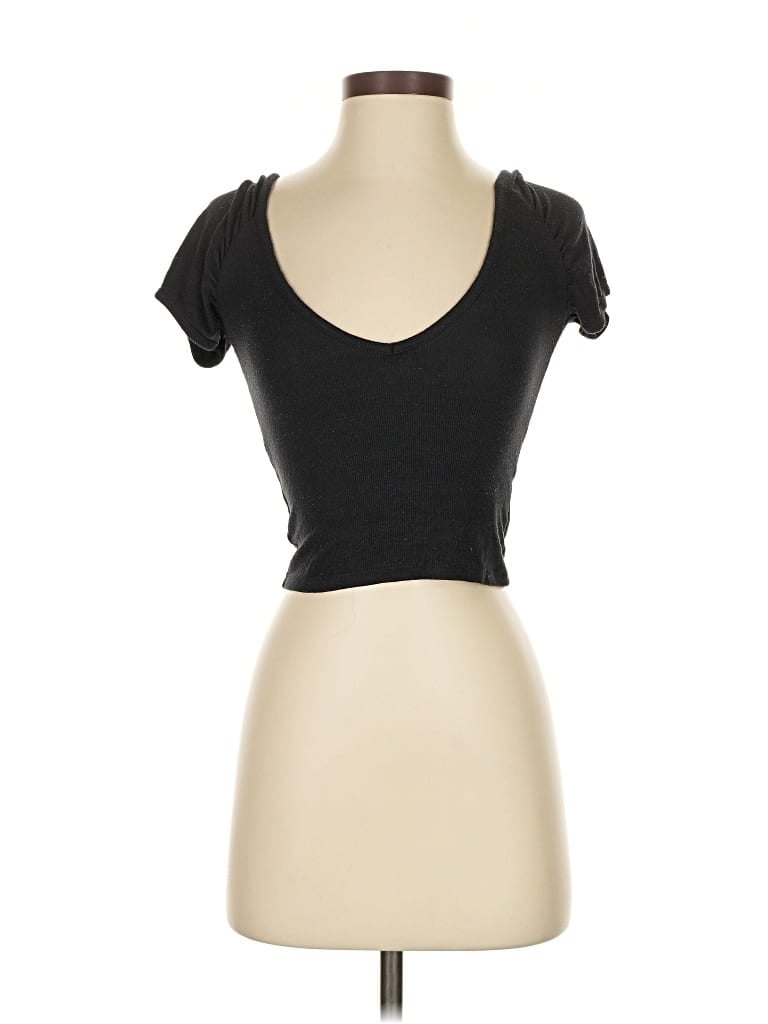 Pre-owned Urban Outfitters Short Sleeve T-shirt In Black