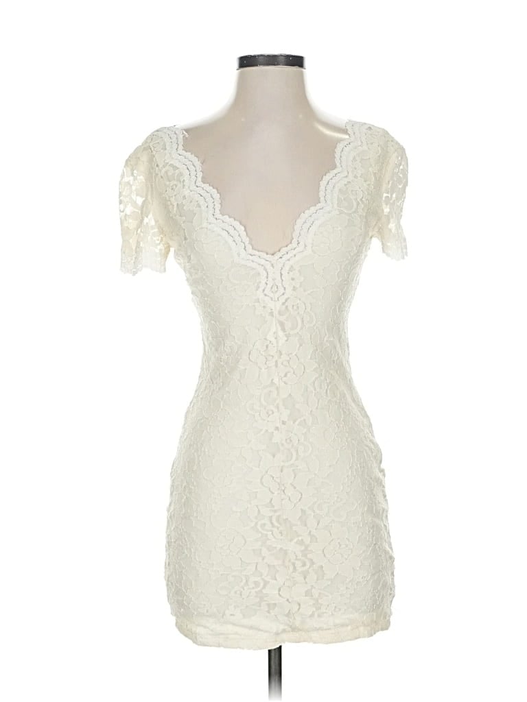 Pre-owned Kimchi Blue Cocktail Dress In White