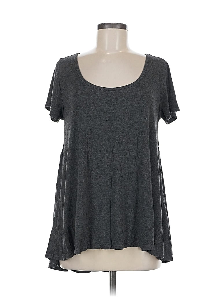 Pre-owned Torrid Short Sleeve Top Gray Scoop Neck Tops
