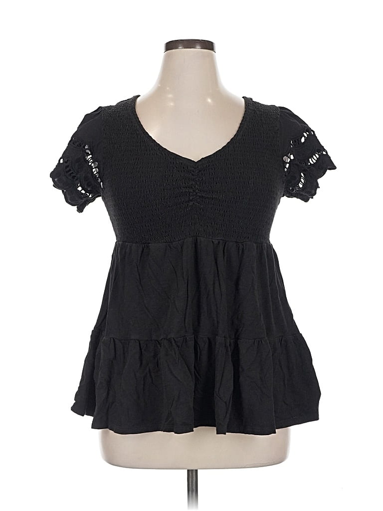 Pre-owned Torrid Short Sleeve Top Black Sweetheart Neckline Tops