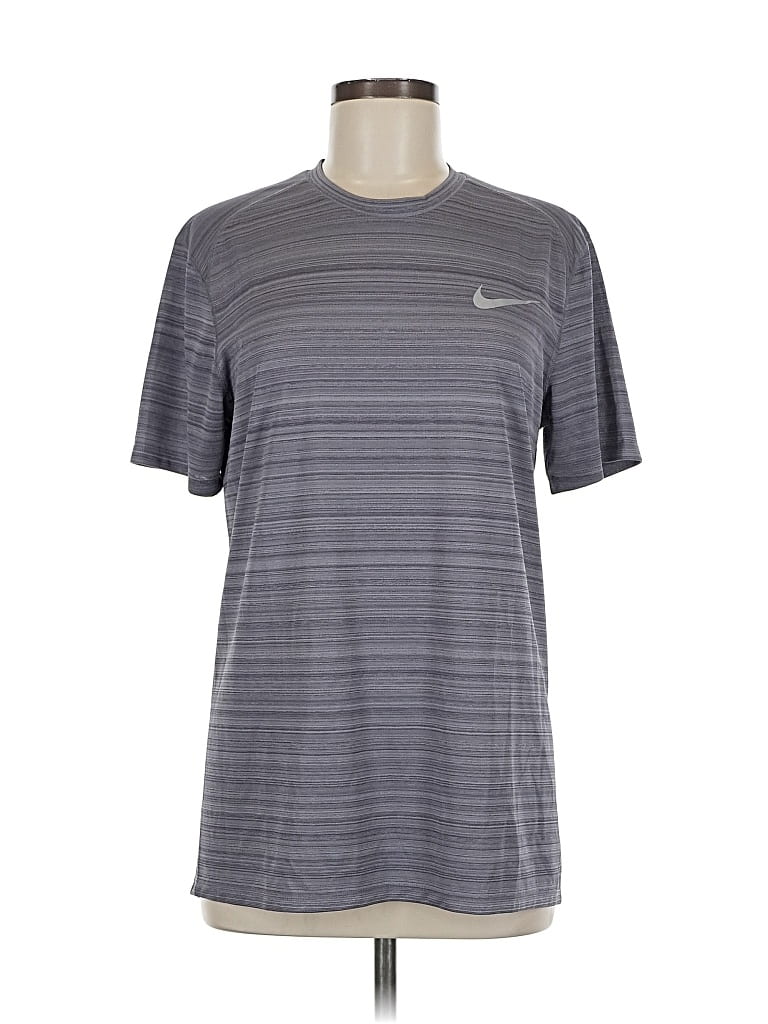 Pre-owned Nike Active T-shirt In Gray