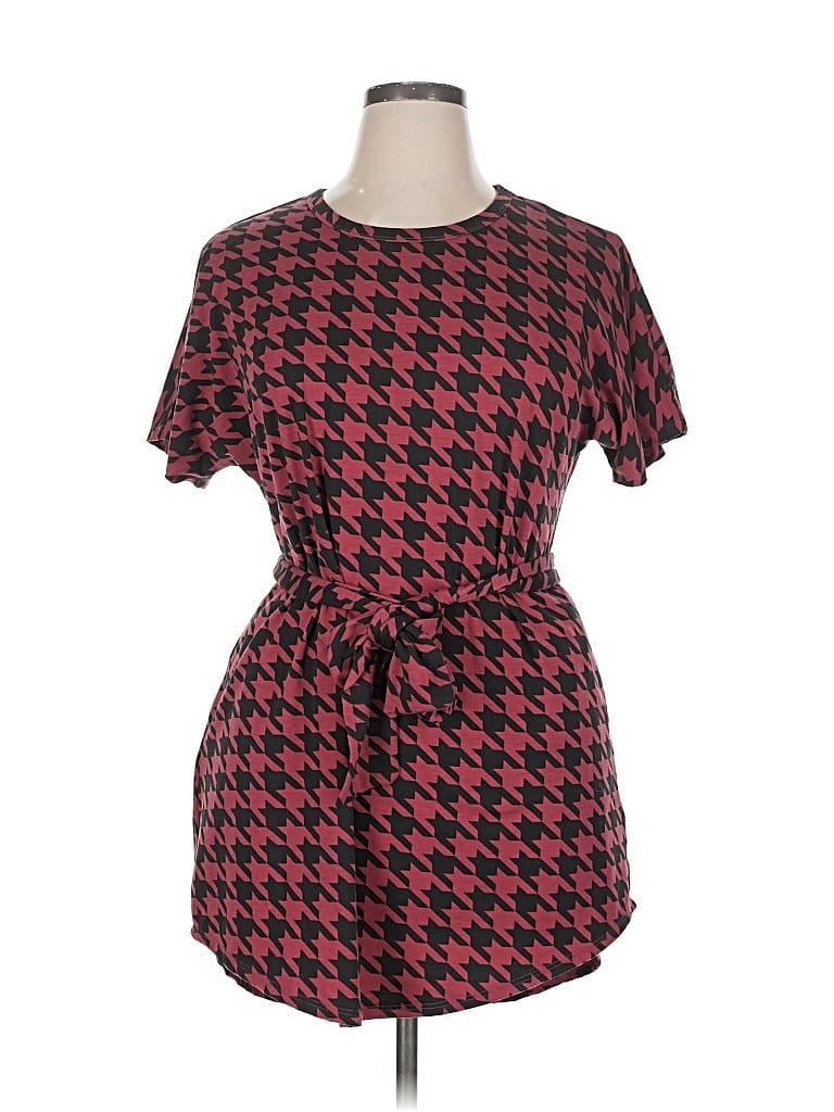 Pre-owned Lularoe Short Sleeve T-shirt In Red