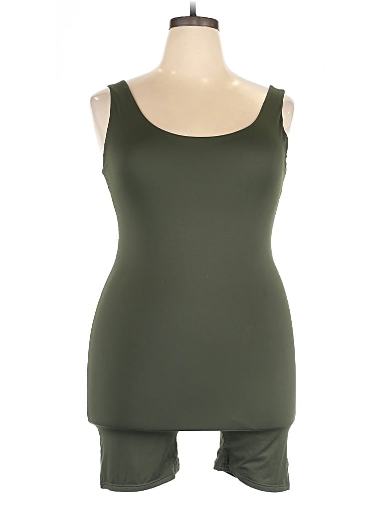 Pre-owned Poshdivah Romper In Green