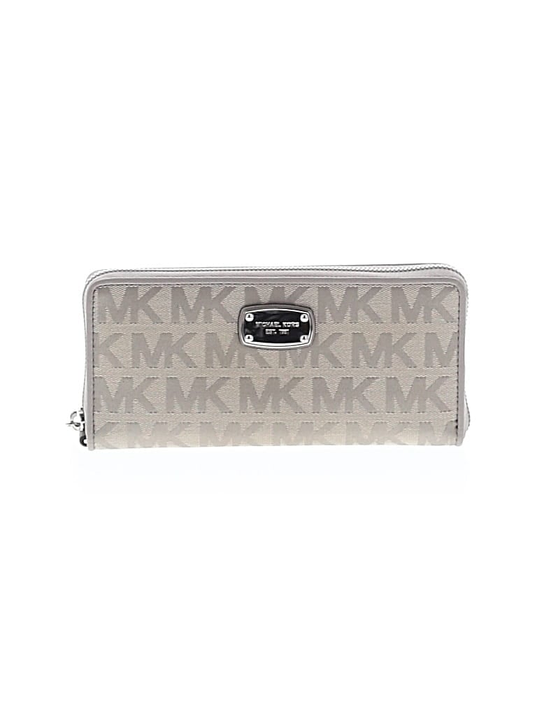 Pre-owned Michael Michael Kors Wallet In Gray