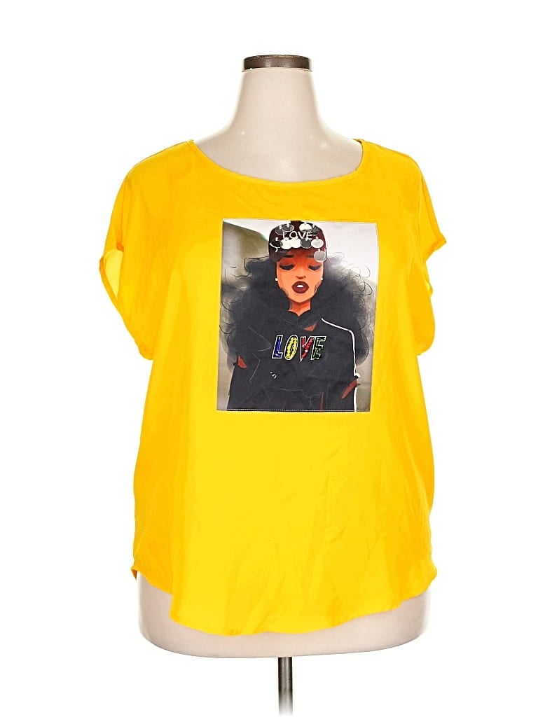 Pre-owned Love J Short Sleeve Top Yellow Crew Neck Tops