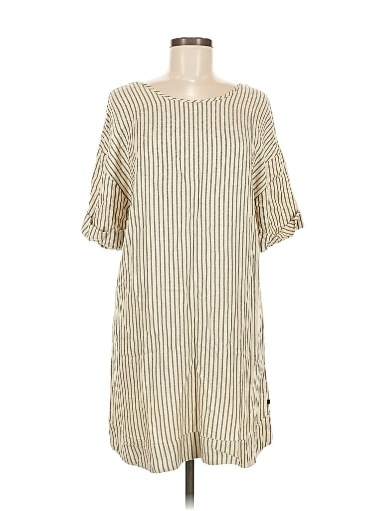 Pre-owned Hurley Casual Dress In White