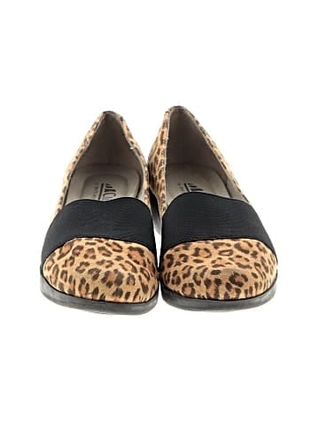 Cliffs by White Mountain Wedges (view 2)