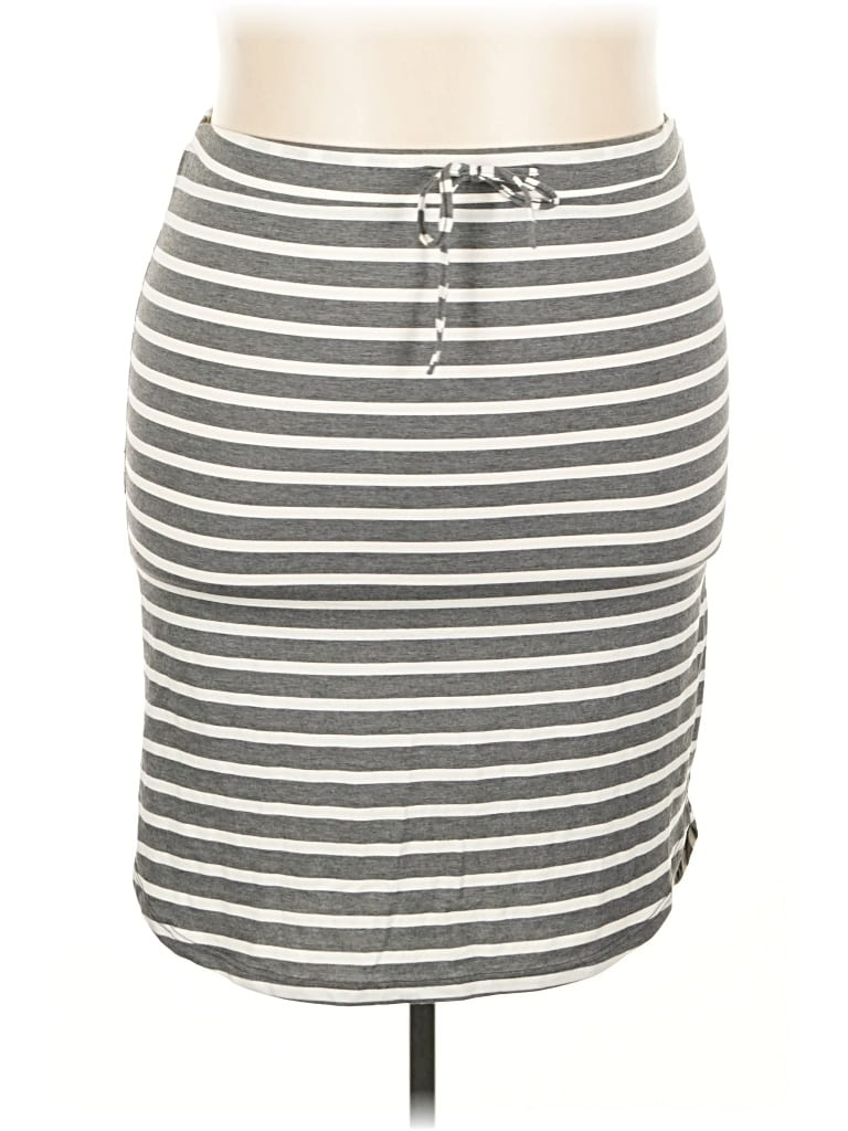 Pre-owned Tickled Teal Casual Skirt In Gray