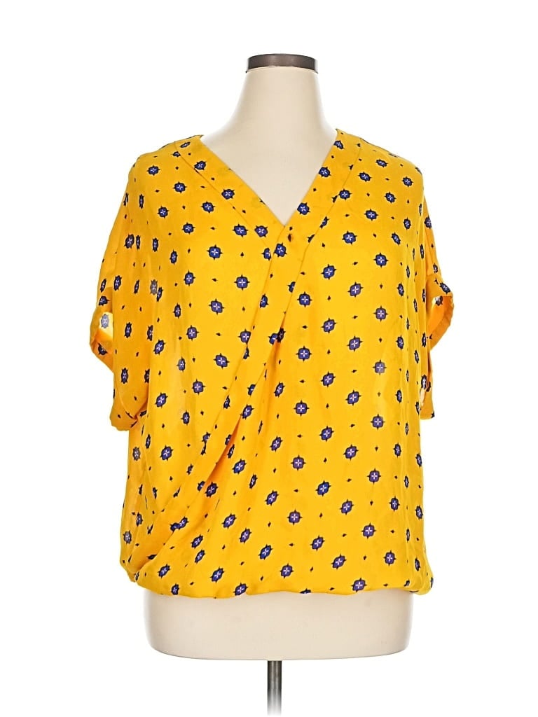 Pre-owned Worthington Short Sleeve Blouse In Yellow