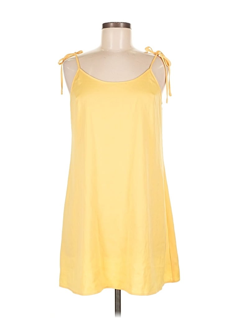 Pre-owned Urban Outfitters Casual Dress In Yellow