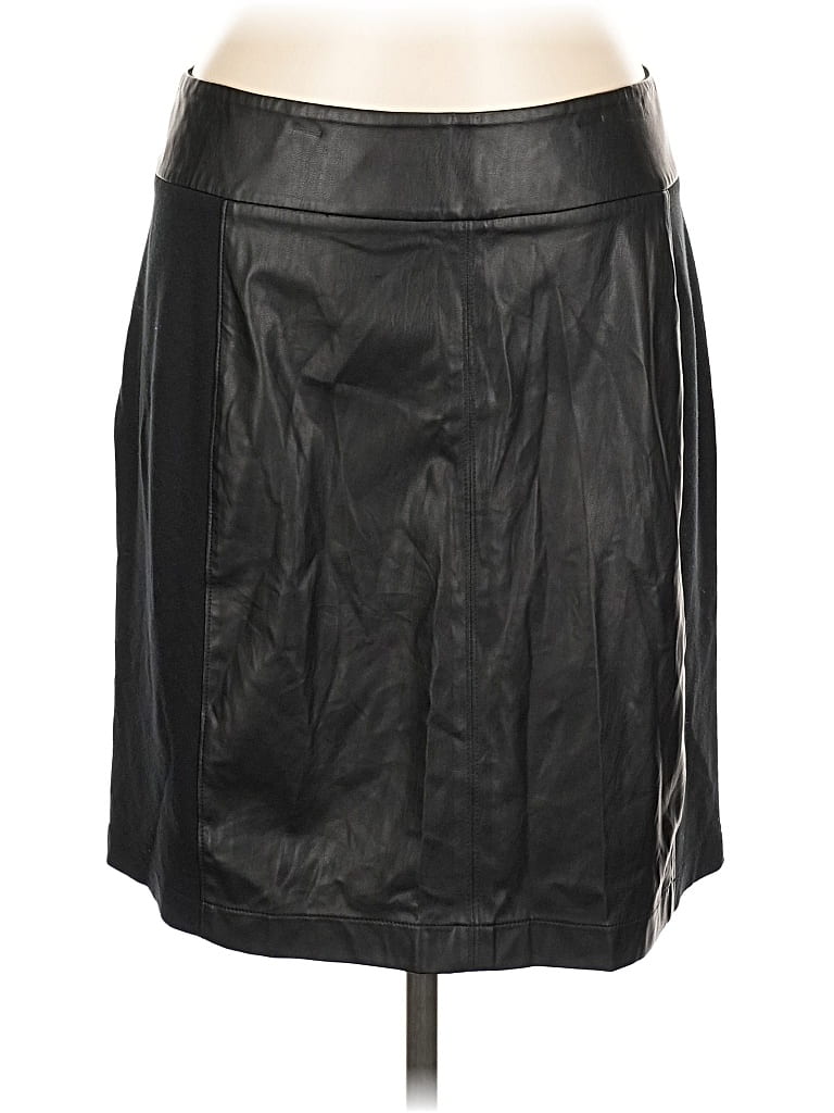Pre-owned Cabi Faux Leather Skirt In Black