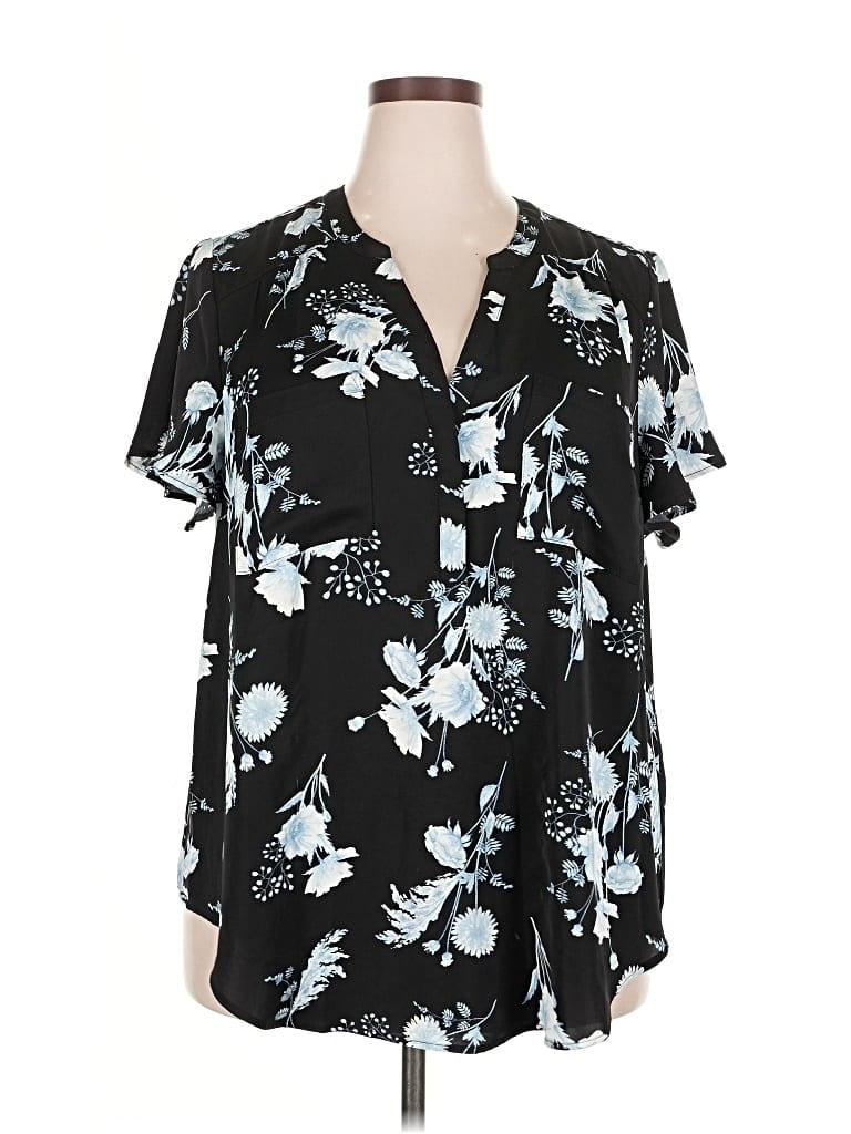 Pre-owned Torrid Short Sleeve T-shirt In Black