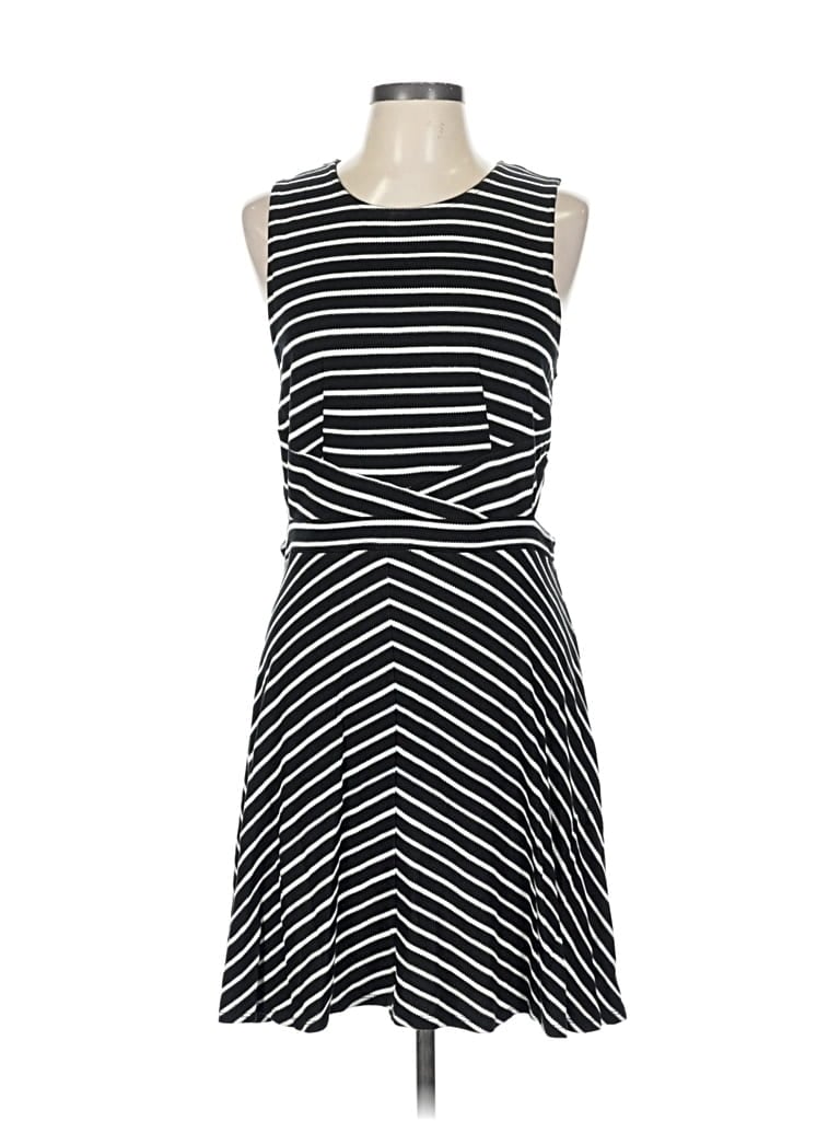 Pre-owned Xhilaration Casual Dress In Black