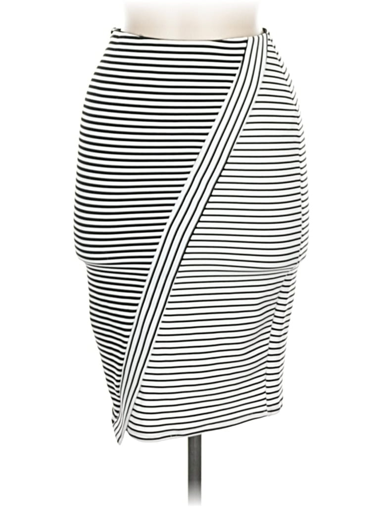 Pre-owned Trafaluc By Zara Casual Skirt In White