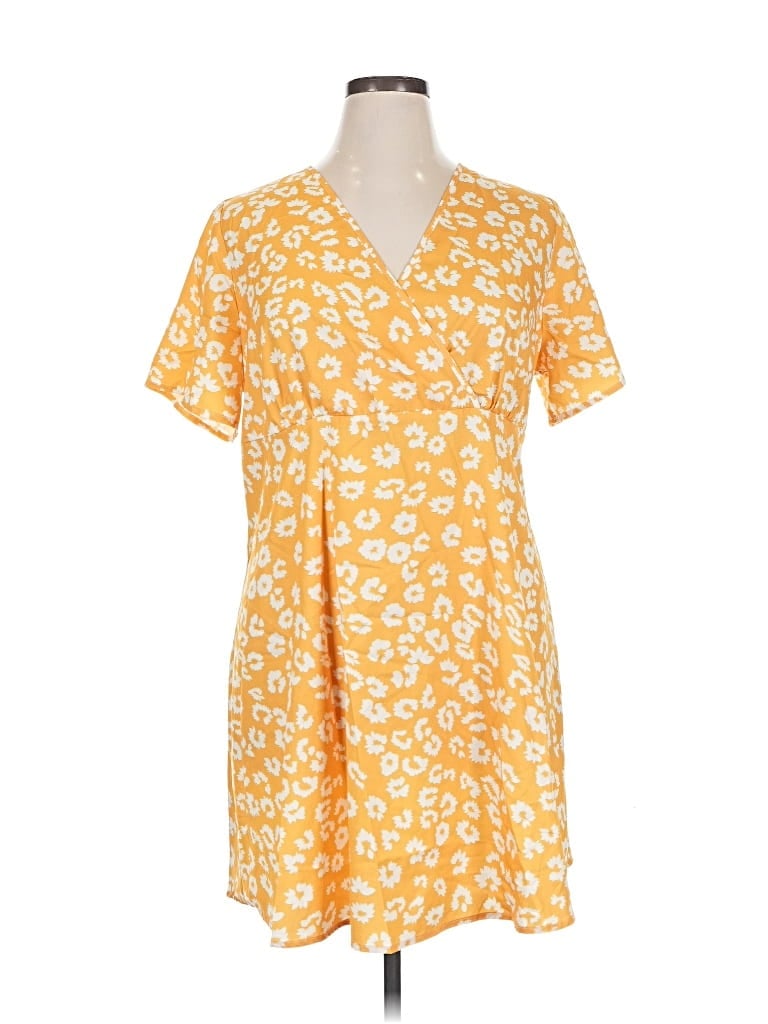 Pre-owned Shein Curve Casual Dress In Yellow