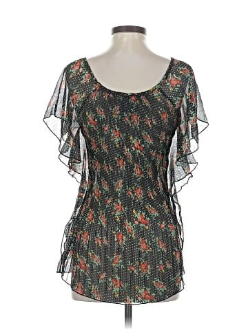 Romeo & Juliet Couture Short Sleeve Blouse (view 2)