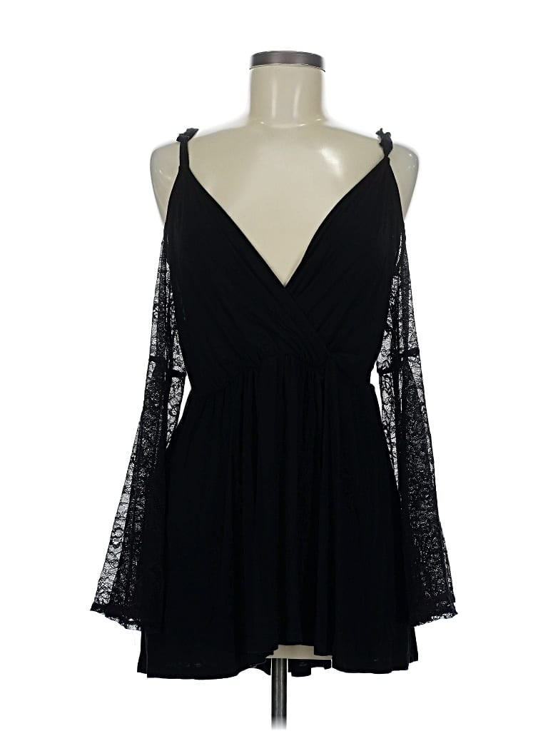 Pre-owned Torrid 3/4 Sleeve Top Black Cold Shoulder Neckline Tops