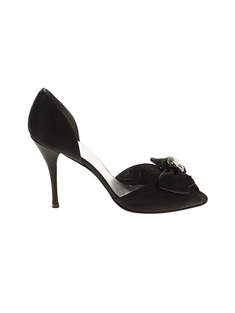 Pre-owned Stuart Weitzman Heels In Black