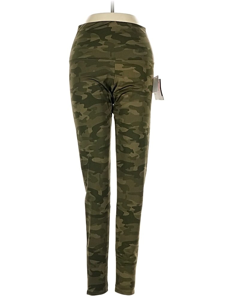 Pre-owned Onzie Casual Pants In Green