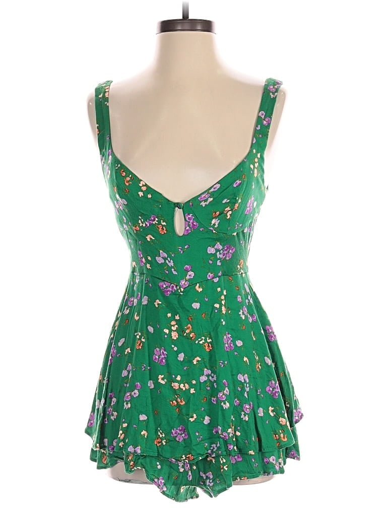 Pre-owned Urban Outfitters Romper In Green