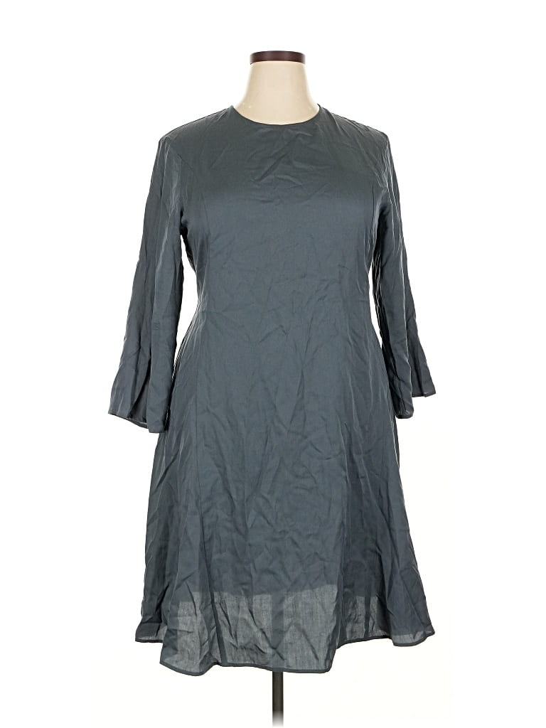 Pre-owned Uniqlo Casual Dress In Gray