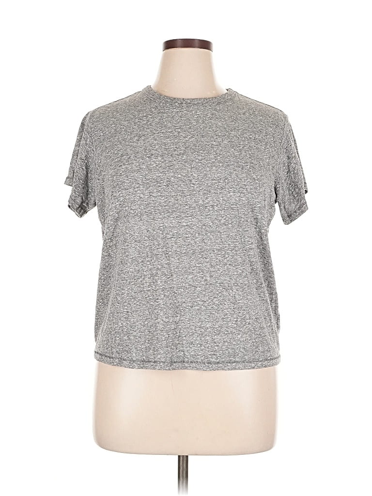 Pre-owned Free Assembly Short Sleeve T-shirt In Gray