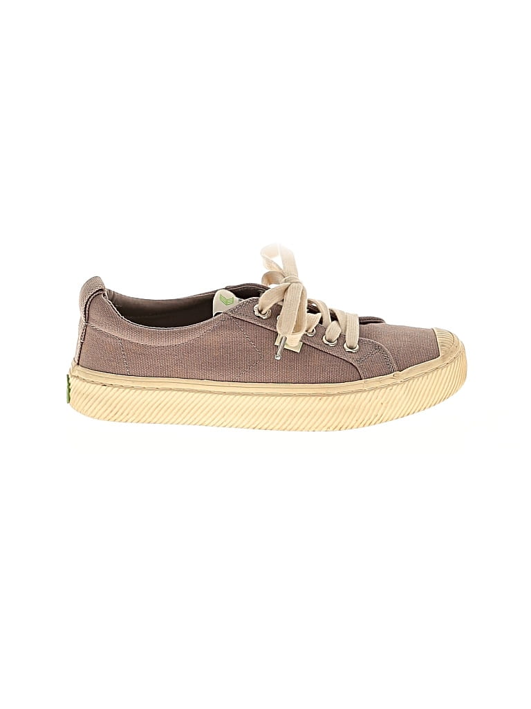 Pre-owned Cariuma Sneakers In Gray