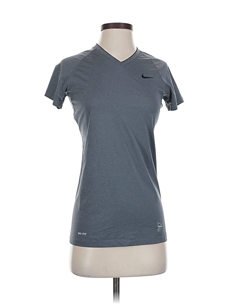 Pre-owned Nike Active T-shirt In Gray