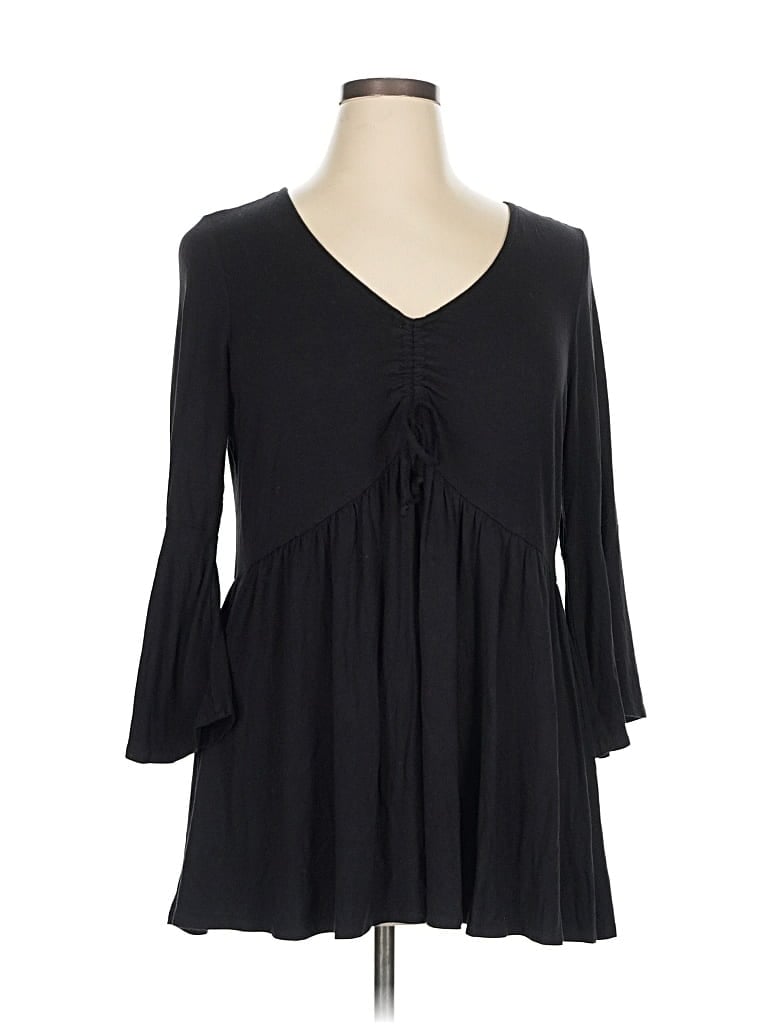 Pre-owned Torrid 3/4 Sleeve Top Black V Neck Tops