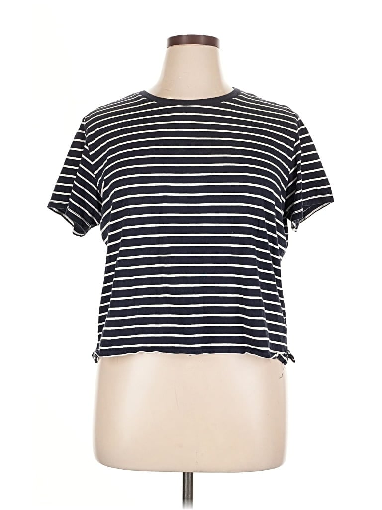 Pre-owned Free Assembly Short Sleeve T-shirt In Black