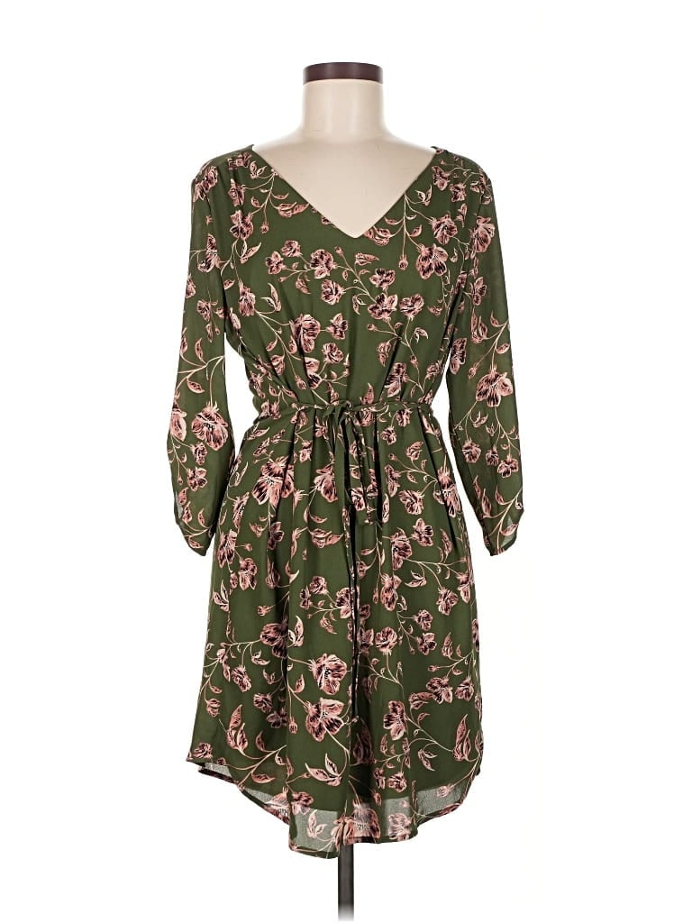 Pre-owned Verse Casual Dress In Green