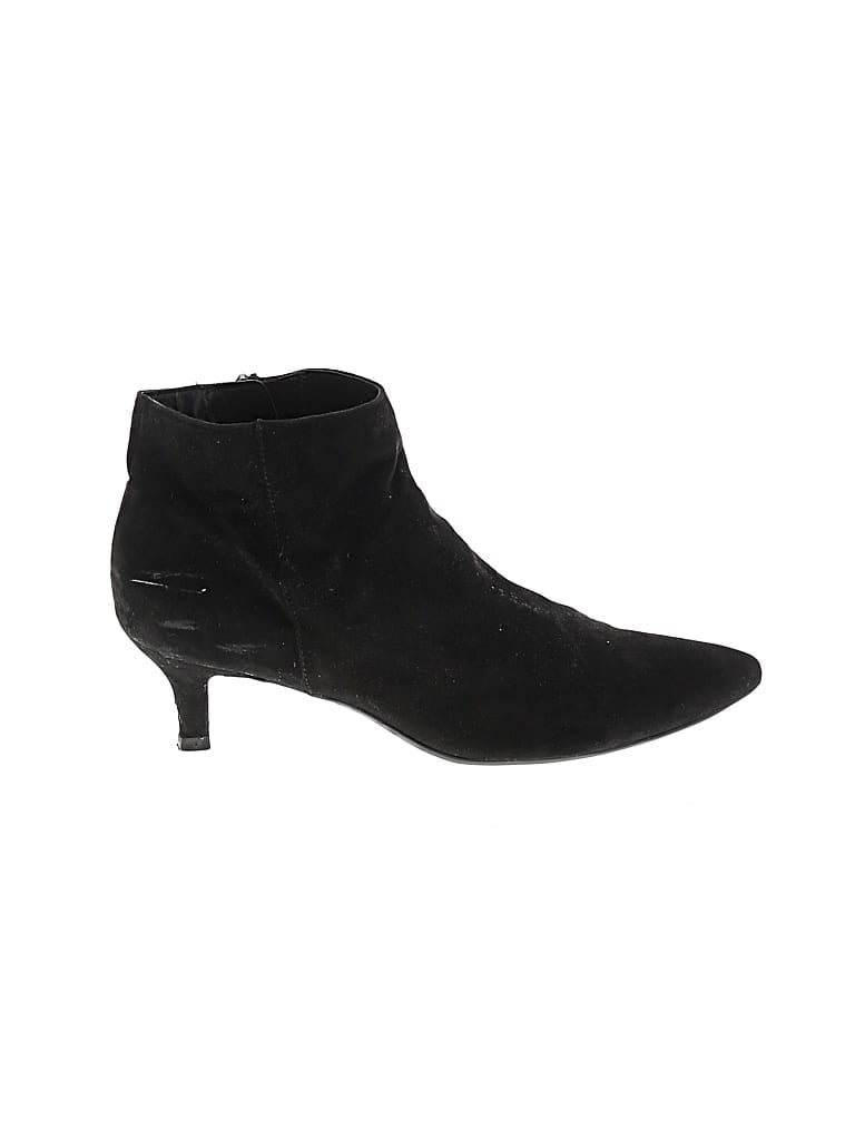 Pre-owned Naturalizer Ankle Boots In Black