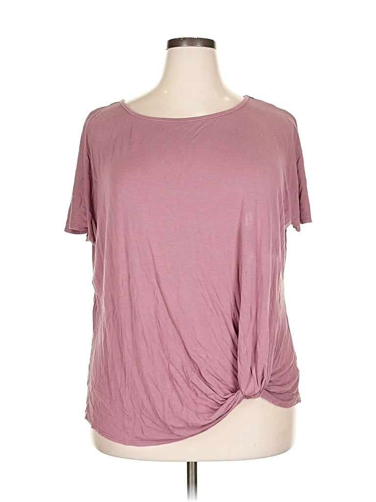 Pre-owned 24/7 Maurices Short Sleeve T-shirt In Burgundy