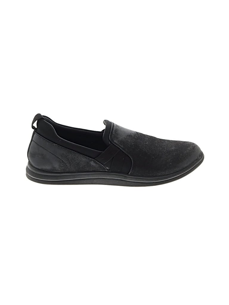 Pre-owned Clarks Flats In Black