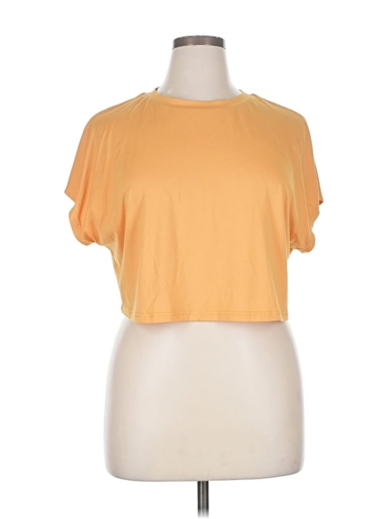 Pre-owned Shein Curve Short Sleeve T-shirt In Yellow