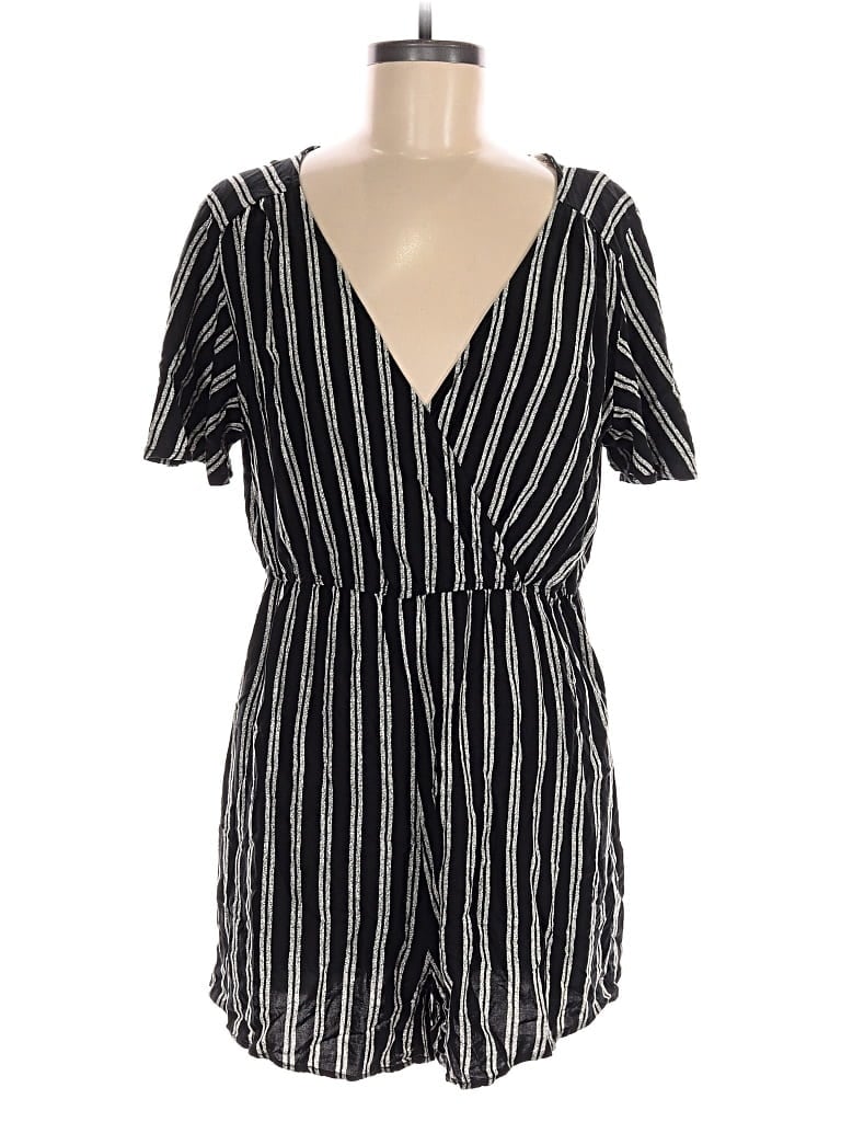 Pre-owned Xhilaration Romper In Black