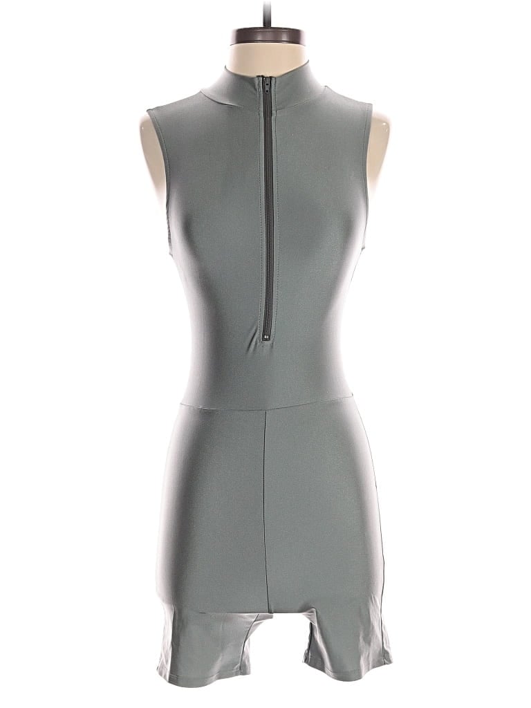 Pre-owned Fashion Nova Romper In Gray