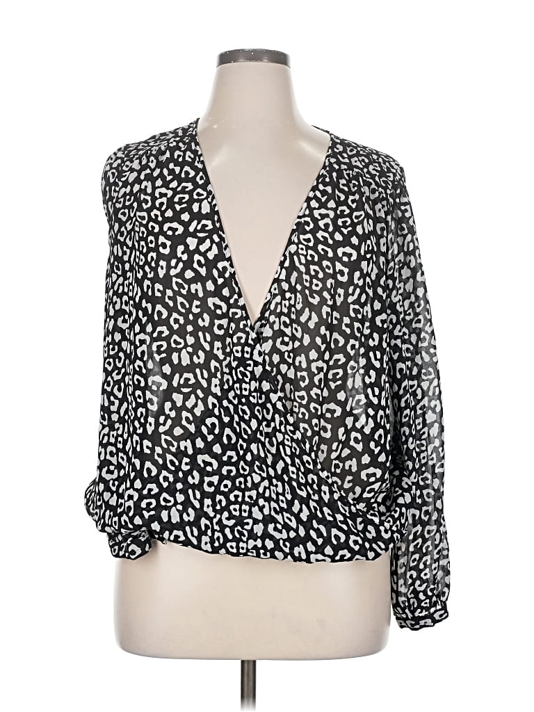Pre-owned Torrid Long Sleeve Blouse In Black